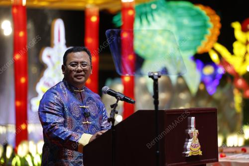 DATUK SERI AMIRUDIN SHARI