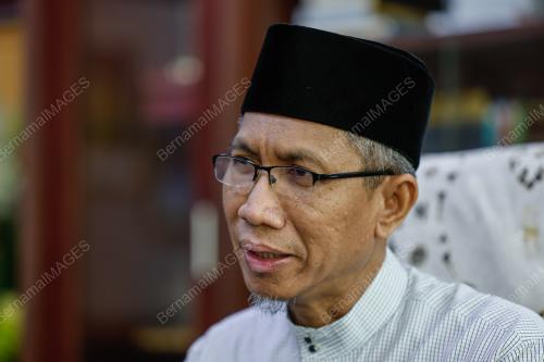 DATUK DR ANHAR OPIR