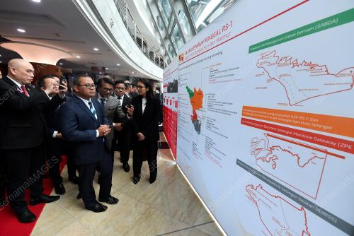 DATUK SERI AMIRUDIN SHARI