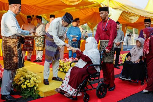 SULTAN SHARAFUDDIN IDRIS SHAH