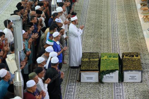 JENAZAH NAHAS PESAWAT TERHEMPAS DI ELMINA