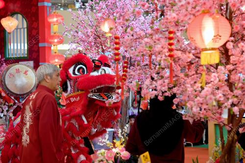 TARIAN SINGA CNY2025