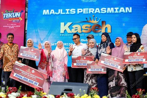 DATUK SERI DR WAN AZIZAH WAN ISMAIL