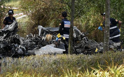 UNIT FORENSIK LAKUKAN SIASATAN DI LOKASI PESAWAT TERHEMPAS