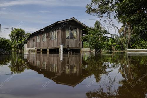 TINJAUAN BANJIR DI KAMPUNG JOHAN SETIA