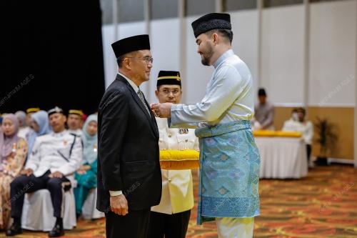 TENGKU AMIR SHAH