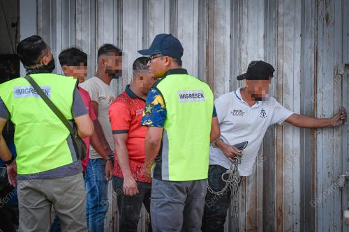 OPERASI BERSEPADU PREMIS PERNIAGAAN WARGA ASING
