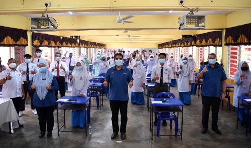 SENATOR DATUK DR MOHD RADZI MD JIDIN