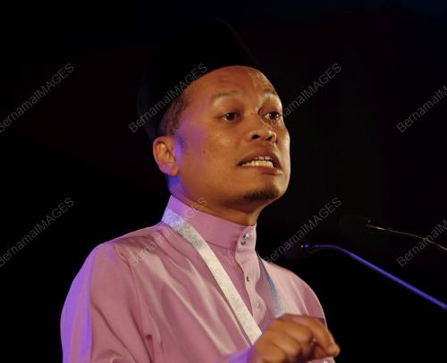 NIK NAZMI NIK AHMAD