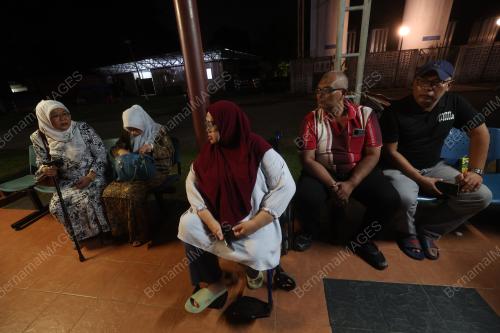 WARIS PESAWAT TERHEMPAS