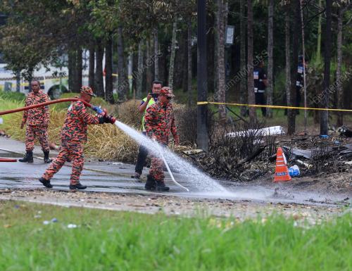 NAHAS PESAWAT TERHEMPAS DI ELMINA SHAH ALAM