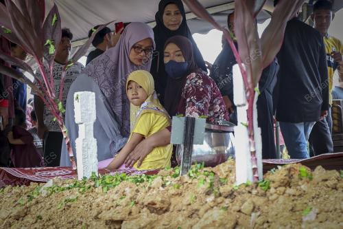 PENGKEBUMIAN JENAZAH SHARIPUDDIN SHAARI