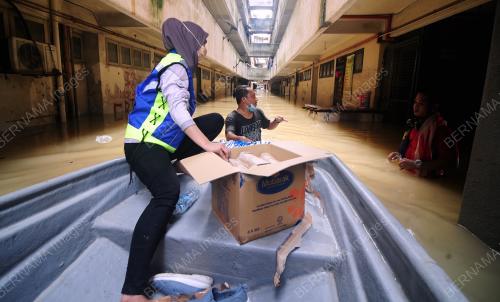 TINJAUAN BANJIR DI TAMAN SERI MUDA