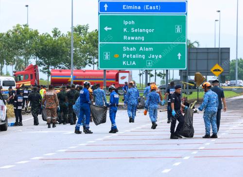 NAHAS PESAWAT TERHEMPAS DI ELMINA SHAH ALAM