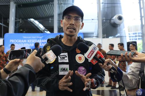 MOHD FAKHRUL MUNIR MOHD ISA