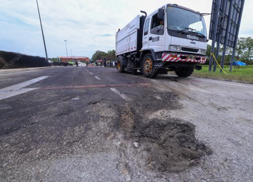 NAHAS PESAWAT TERHEMPAS DI ELMINA SHAH ALAM