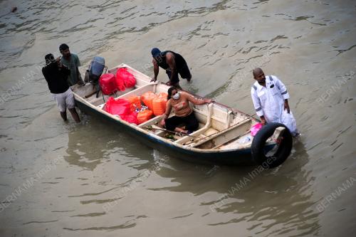 KEADAAN BANJIR KILAT DI SEKSYEN 25 SHAH ALAM