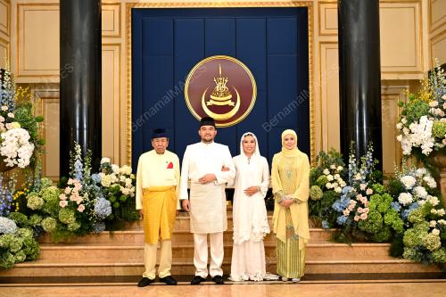 SULTAN SHARAFUDDIN IDRIS SHAH