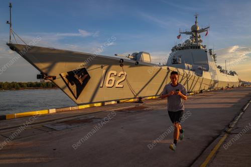 CHINA PLA NAVY SHIP ETG162