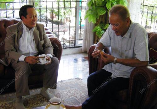 AHMAD MASLAN