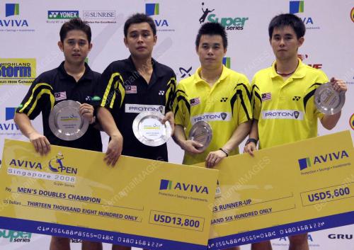 JUARA BERGU AVIVA SINGAPURA