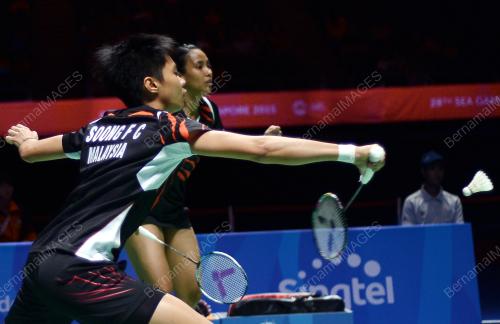 SGP02_12062015_BADMINTON