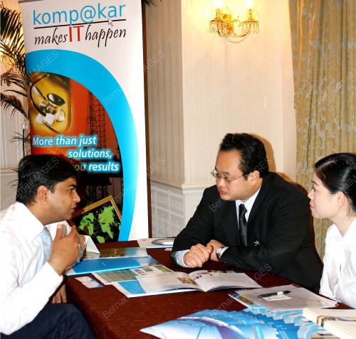 MALAYSIA PROMOTES OUTSOURCING IN SINGAPORE