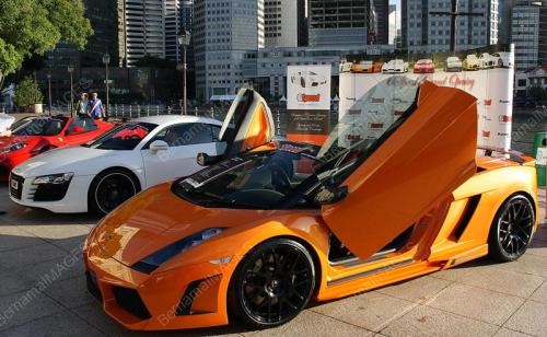 LAMBORGHINI