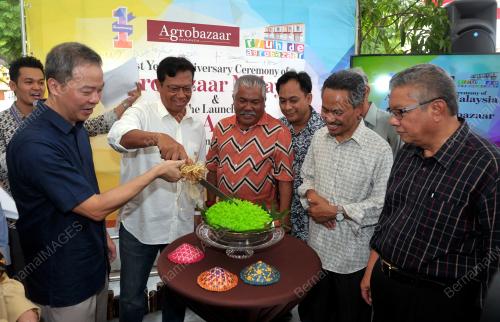 SGP02_30082015_AGROBAZAAR_M_SIA