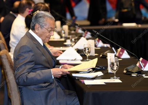 SGP03_15112018_ASEAN_INDIA_SUMMIT