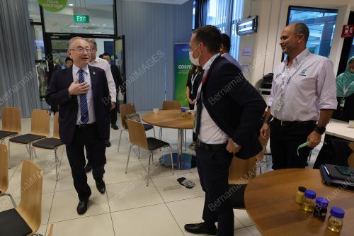 DATUK SERI IR DR WEE KA SIONG