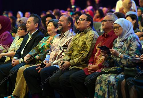 SGP05_01112019_MUZIKA_EKSTRAVAGANZA