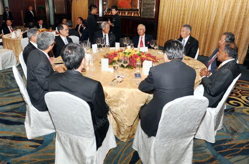 SGP06_05052015_PM_SINGAPURA