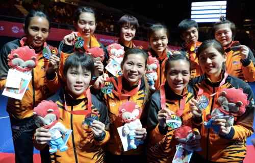 SGP06_12062015_BADMINTON