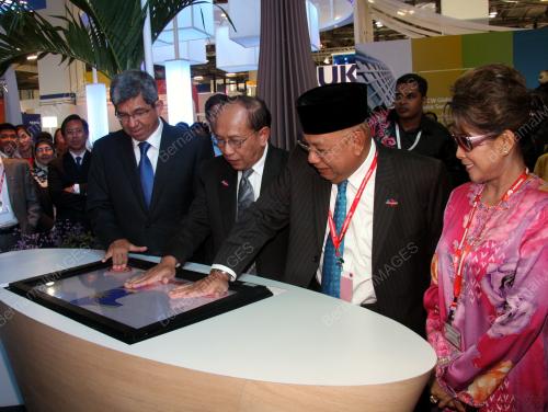 DATUK SERI RAIS YATIM