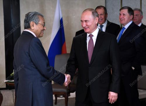 SGP11_13112018_MAHATHIR_PUTIN