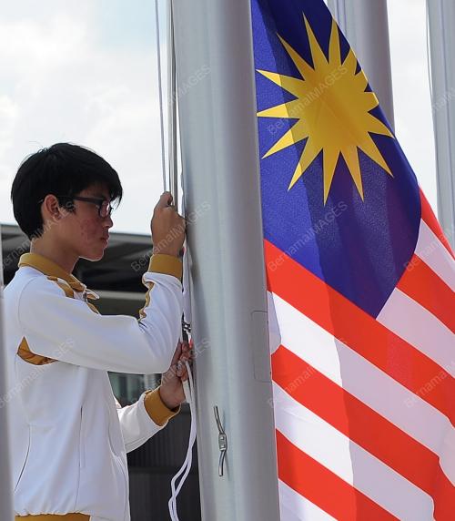 SGP12_02062015_BENDERA