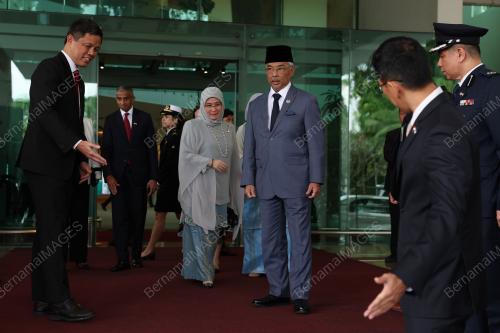 AL-SULTAN ABDULLAH RI'AYATUDDIN AL-MUSTAFA BILLAH SHAH