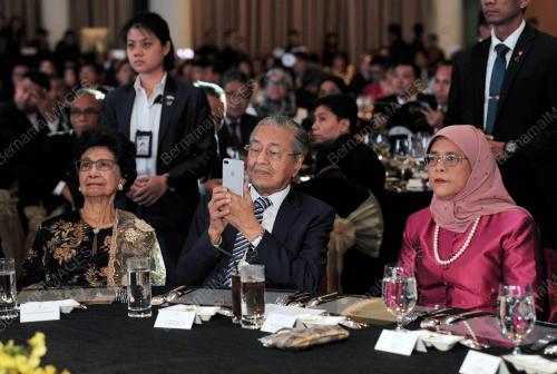 SGP22_12112018_ANUGERAH_ASEAN
