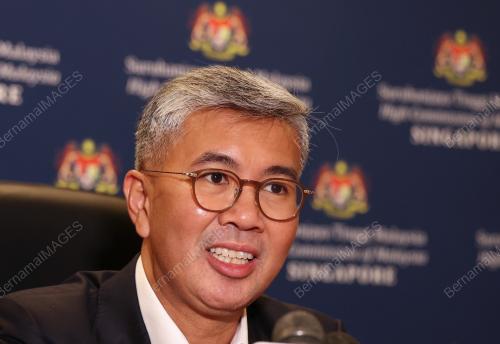  TENGKU DATUK SERI ZAFRUL TENGKU ABDUL AZIZ 