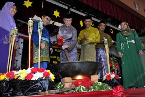 DATUK SERI DR WAN JUNAIDI TUANKU JAAFAR