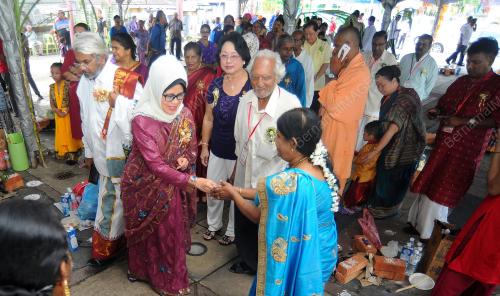 SK00_17012016_PONGGAL_SARAWAK