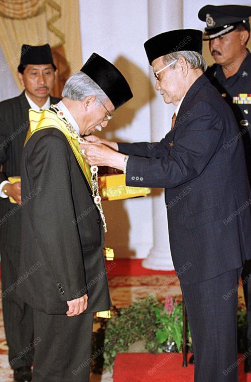 SK01-11_09_2000_TUN_DAIM-AWARD_13012016