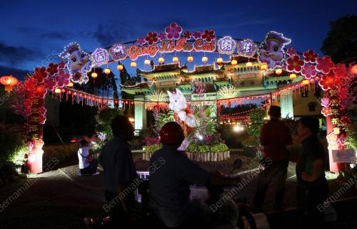 SK01_01022011_RAYA_CINA