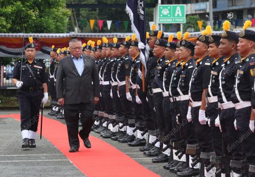 DATUK SERI TIONG KING SING