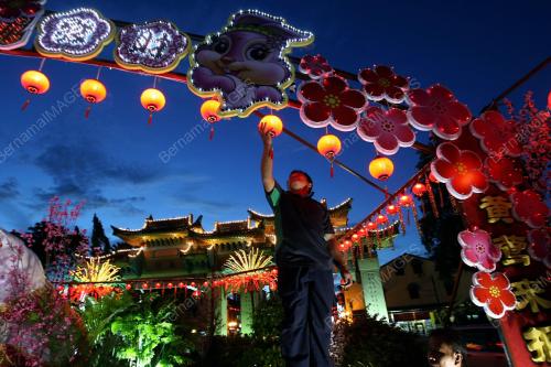 SK01_02022011_RAYA_CINA