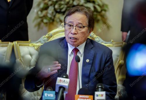 TAN SRI ABANG JOHARI TUN OPENG