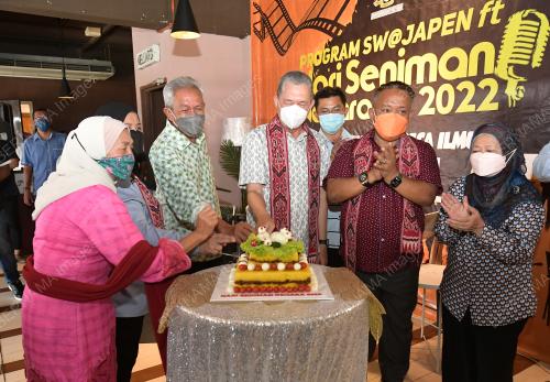DATUK SERI FADILLAH YUSOF