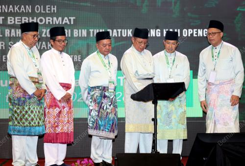 TAN SRI ABANG JOHARI TUN OPENG