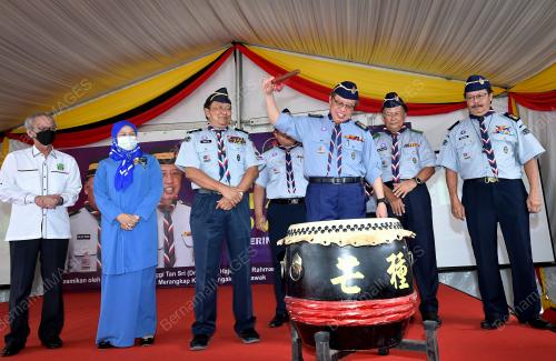TAN SRI ABANG JOHARI TUN OPENG